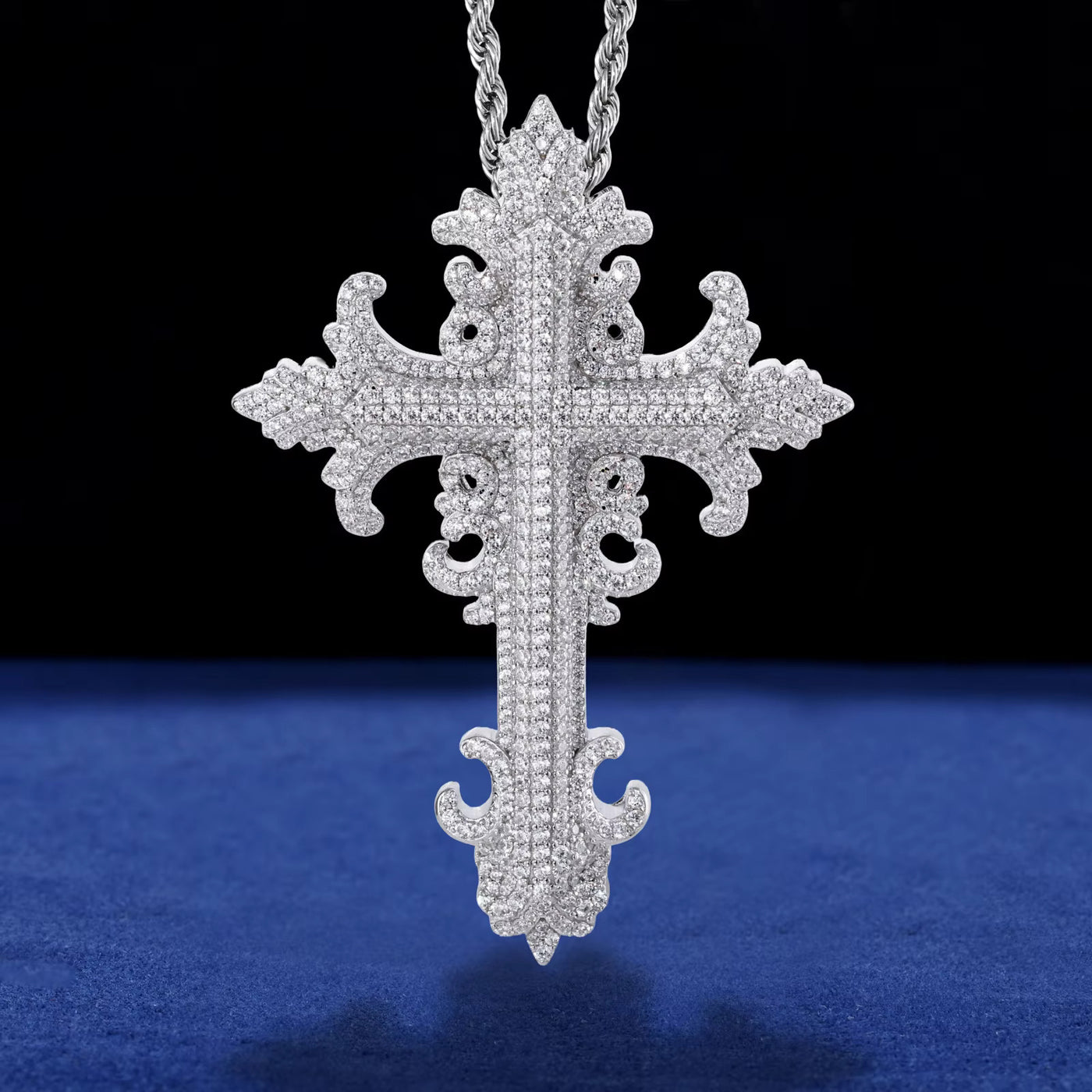 ORNATE VINTAGE CROSS PENDANT - image 7