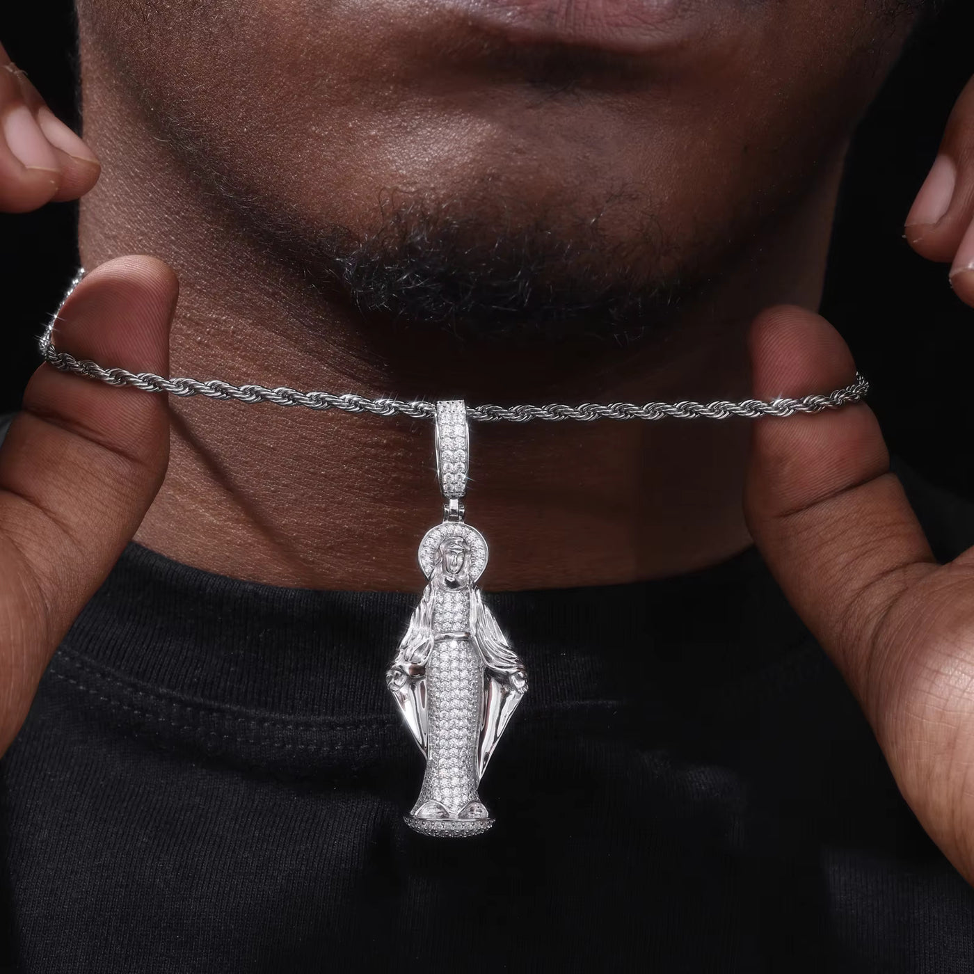 VIRGIN MARY MOISSANITE PENDANT - image 2