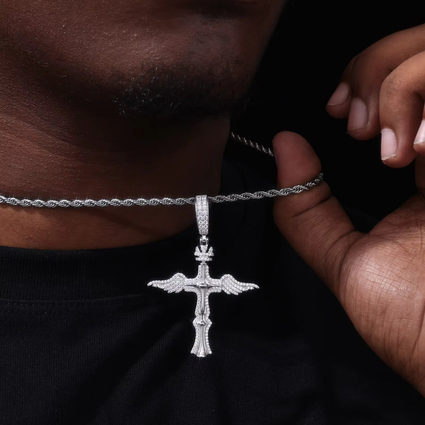 WING CROSS MOISSANITE PENDANT - image 4